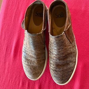 Brown Textured Leather Sofft Slip on Shoes Size 8.5